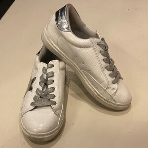 Party Brand white sneaker with silver star Size 5.5